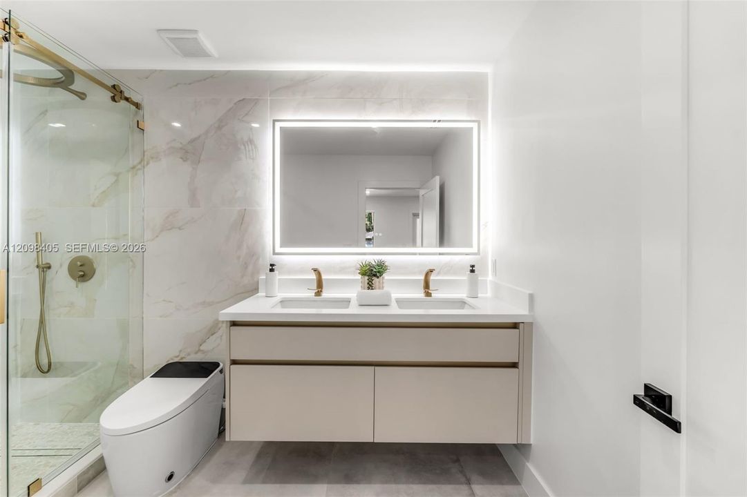 For Sale: $1,985,000 (5 beds, 4 baths, 2307 Square Feet)