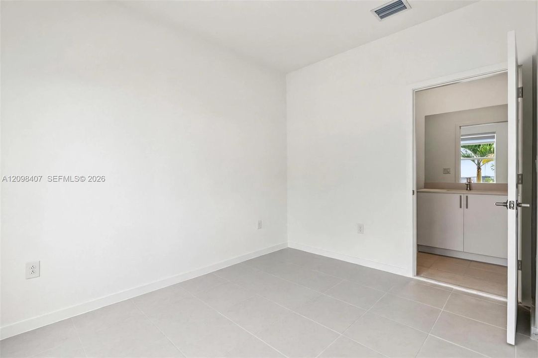 В аренду: $3,100 (3 спален, 3 ванн, 0 Квадратных фут)