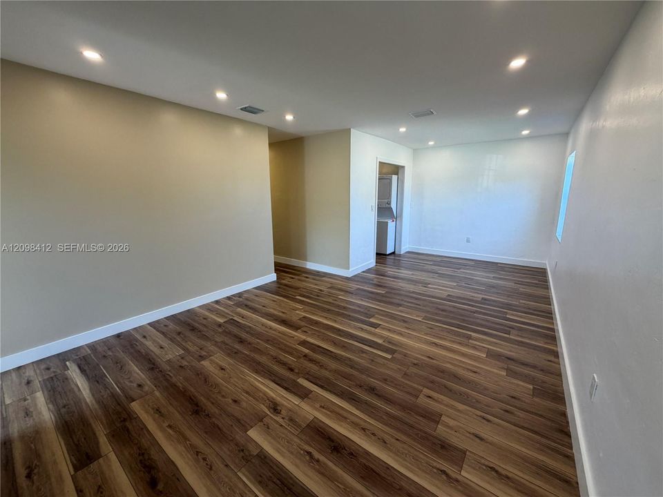 В аренду: $3,450 (3 спален, 1 ванн, 1779 Квадратных фут)
