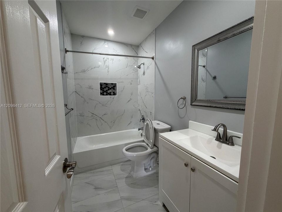 В аренду: $3,450 (3 спален, 1 ванн, 1779 Квадратных фут)