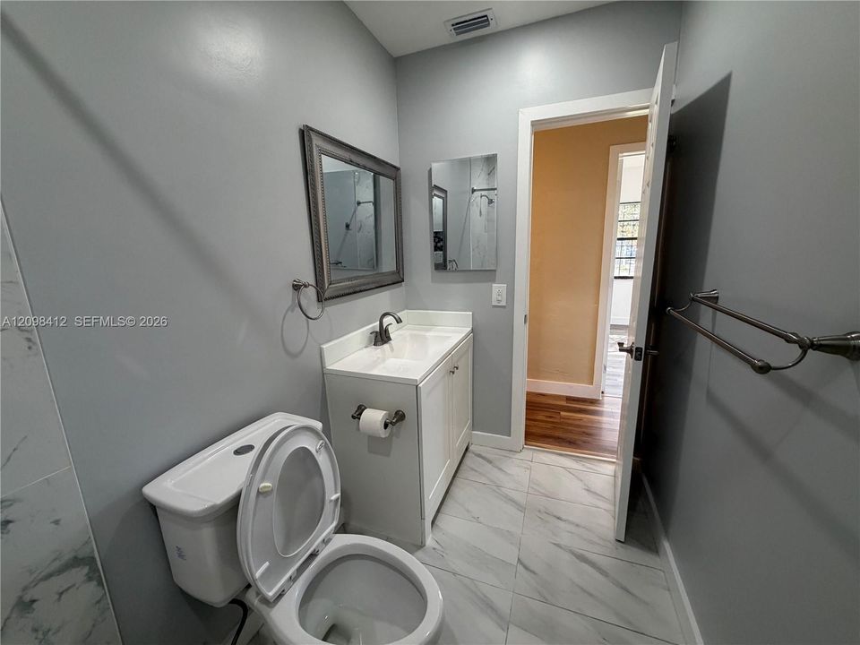 В аренду: $3,450 (3 спален, 1 ванн, 1779 Квадратных фут)