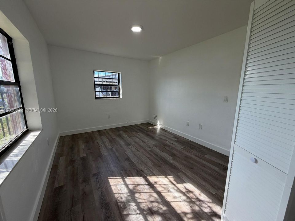 В аренду: $3,450 (3 спален, 1 ванн, 1779 Квадратных фут)