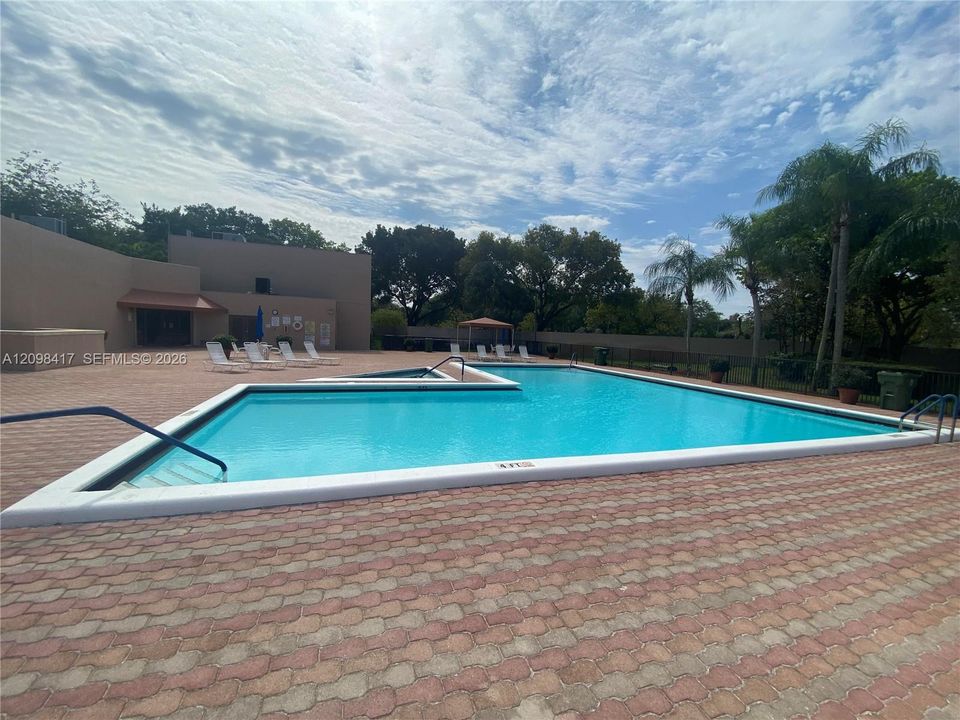 En Venta: $424,000 (2 camas, 2 baños, 1368 Pies cuadrados)