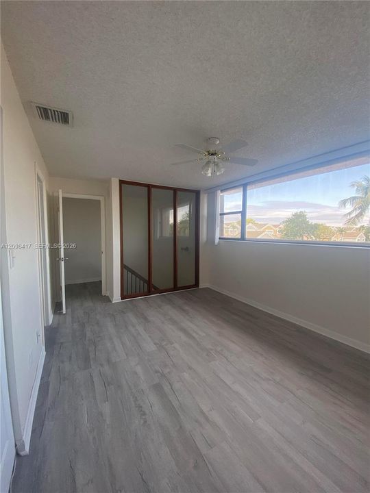 En Venta: $424,000 (2 camas, 2 baños, 1368 Pies cuadrados)