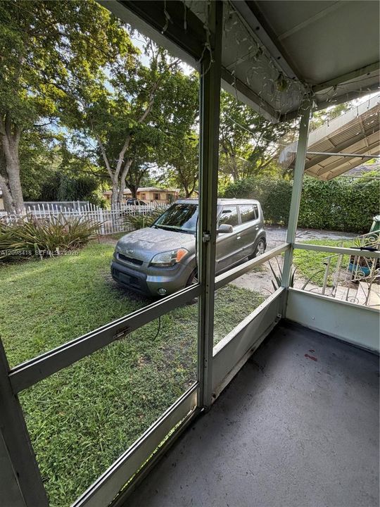 For Sale: $549,000 (4 beds, 2 baths, 1333 Square Feet)
