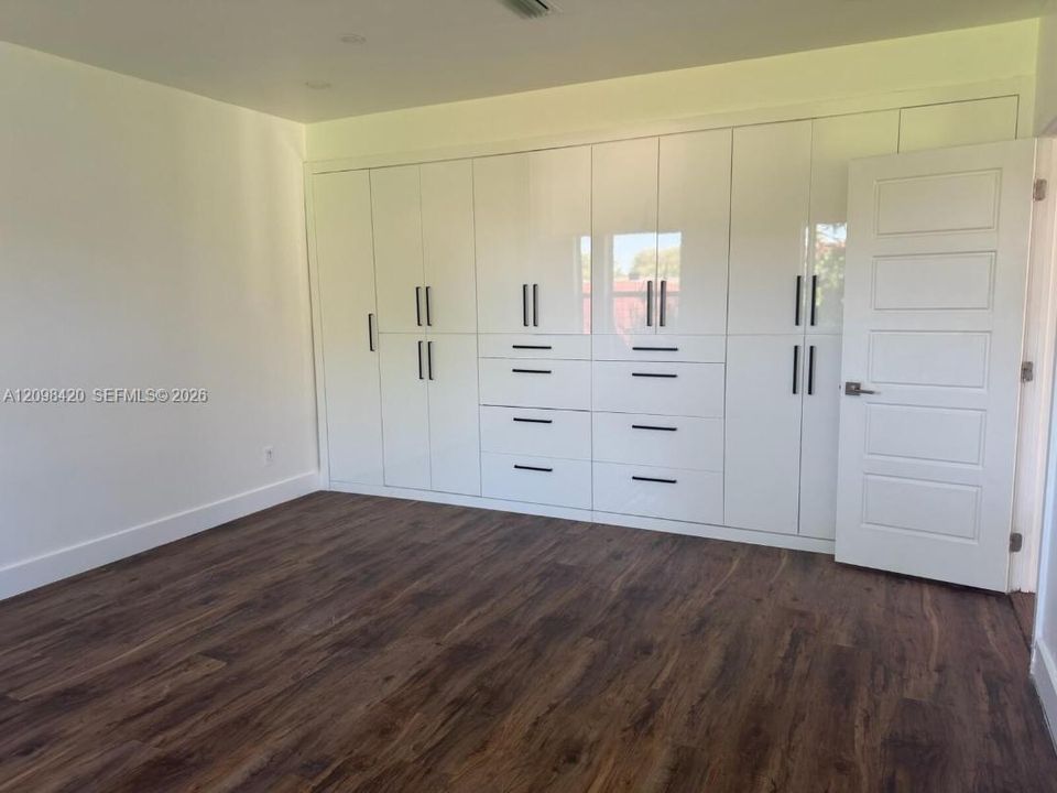 For Sale: $1,090,000 (4 beds, 3 baths, 2205 Square Feet)