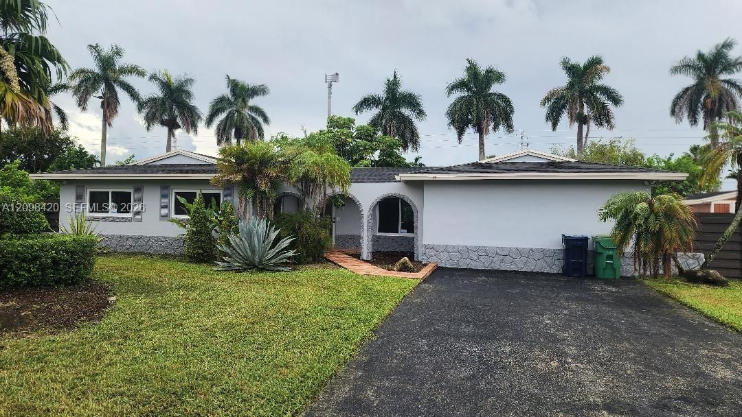 For Sale: $1,090,000 (4 beds, 3 baths, 2205 Square Feet)
