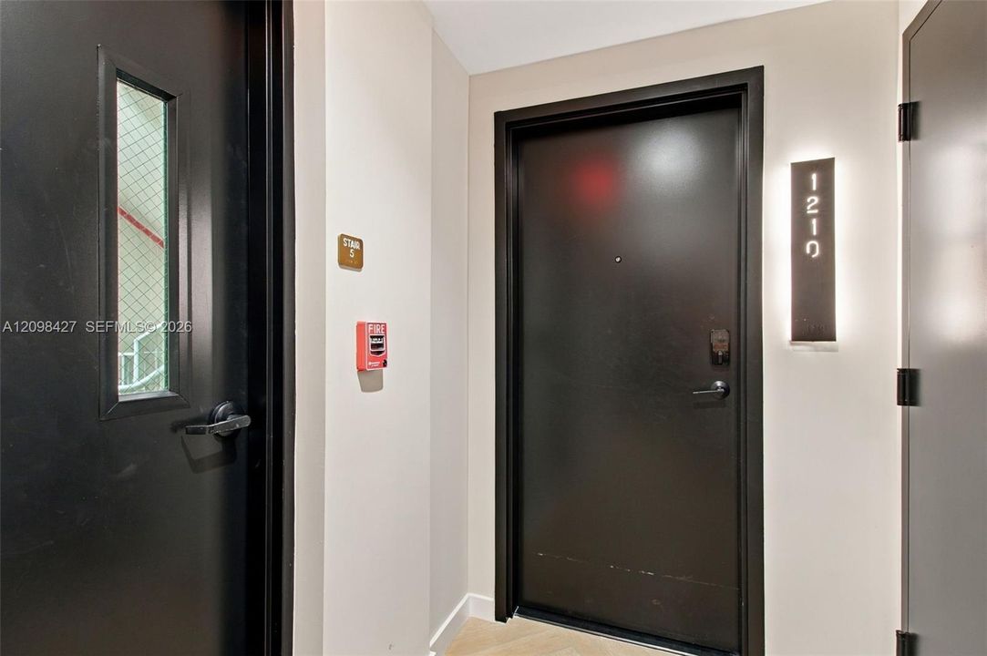 For Rent: $3,200 (1 beds, 1 baths, 684 Square Feet)