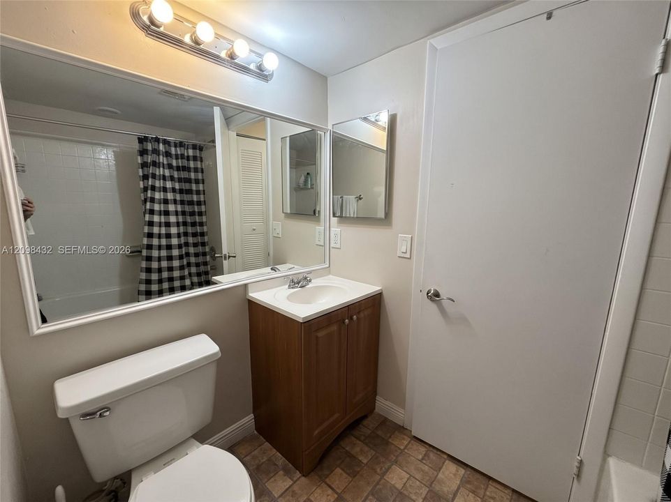 For Sale: $155,000 (1 beds, 1 baths, 615 Square Feet)
