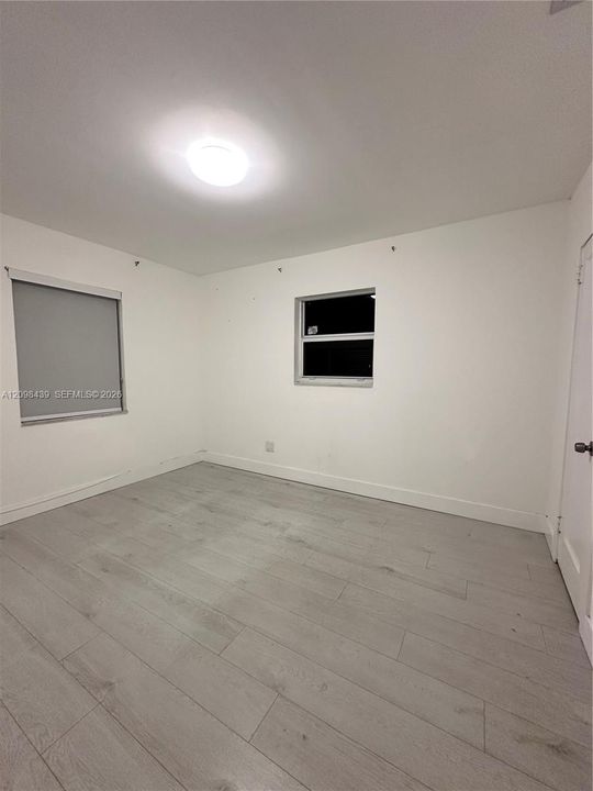 For Rent: $3,400 (3 beds, 1 baths, 980 Square Feet)