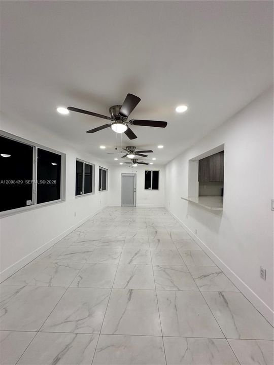 For Rent: $3,400 (3 beds, 1 baths, 980 Square Feet)