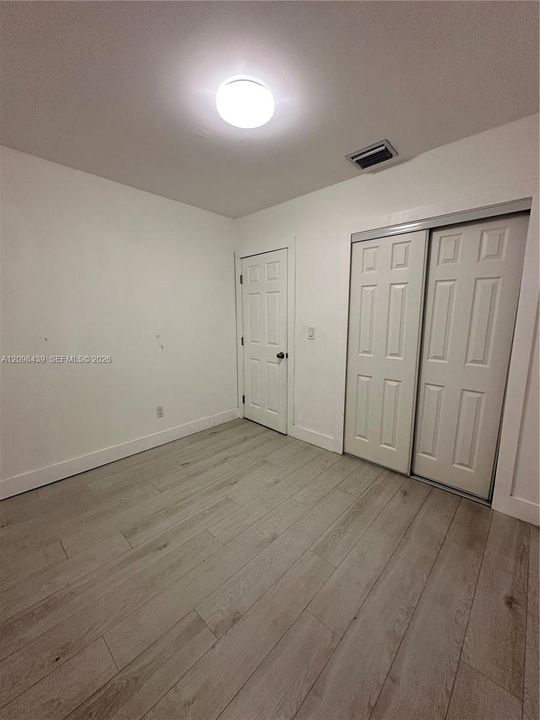 For Rent: $3,400 (3 beds, 1 baths, 980 Square Feet)