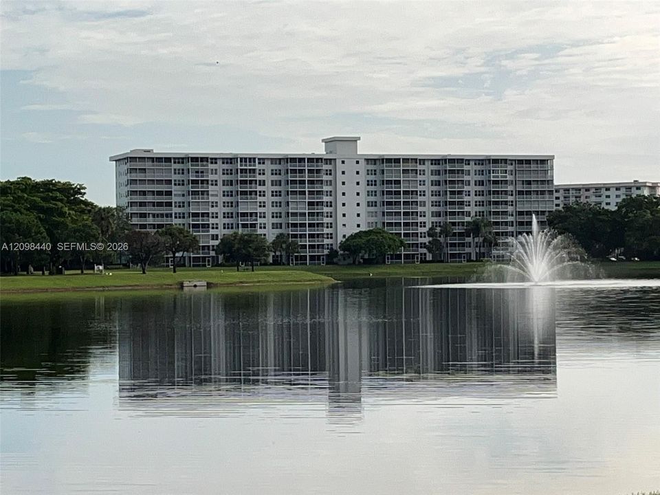 For Rent: $2,300 (2 beds, 2 baths, 1216 Square Feet)