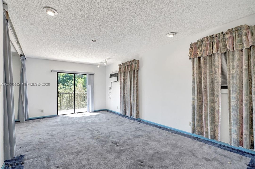 For Sale: $575,000 (4 beds, 2 baths, 2934 Square Feet)