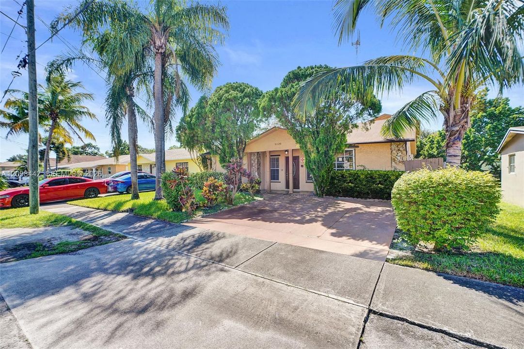 For Sale: $575,000 (4 beds, 2 baths, 2934 Square Feet)