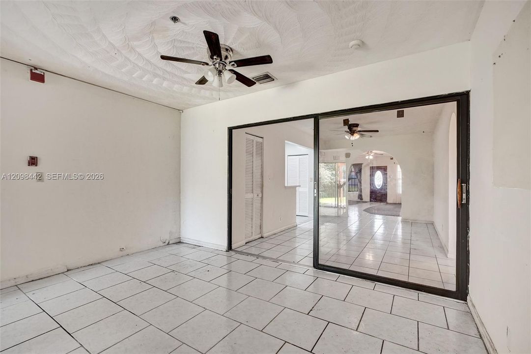 For Sale: $575,000 (4 beds, 2 baths, 2934 Square Feet)