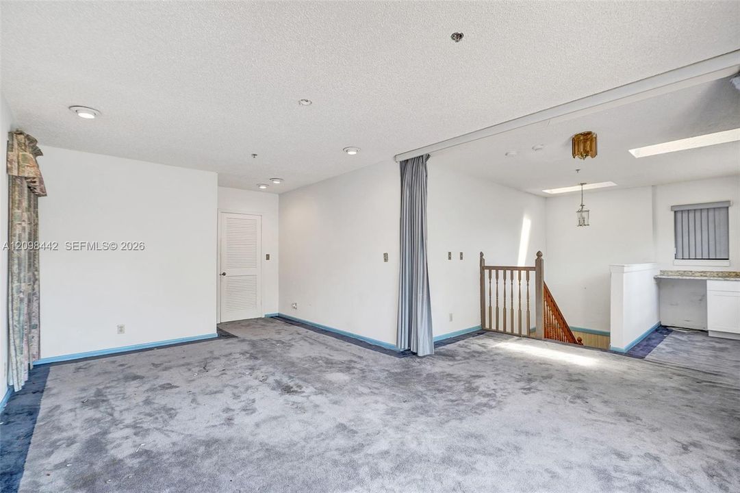 For Sale: $575,000 (4 beds, 2 baths, 2934 Square Feet)
