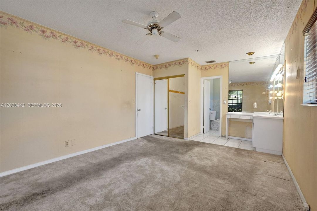For Sale: $575,000 (4 beds, 2 baths, 2934 Square Feet)