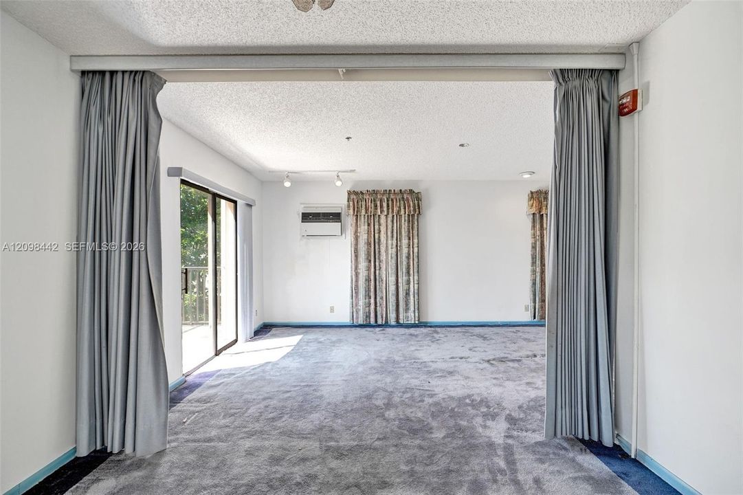 For Sale: $575,000 (4 beds, 2 baths, 2934 Square Feet)
