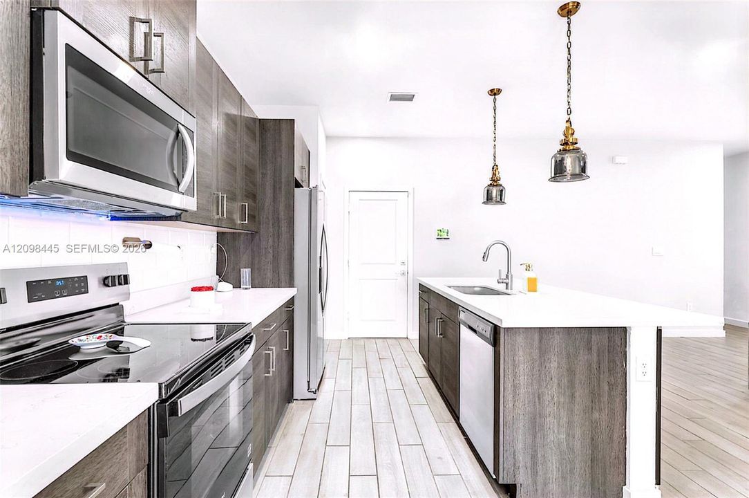 En Renta: $3,600 (4 camas, 3 baños, 1757 Pies cuadrados)
