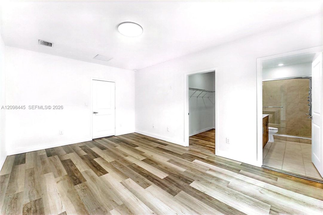 En Renta: $3,600 (4 camas, 3 baños, 1757 Pies cuadrados)