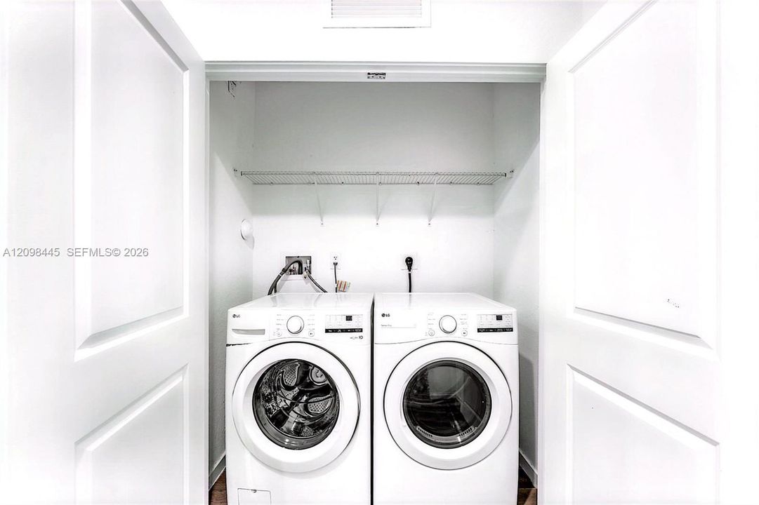 En Renta: $3,600 (4 camas, 3 baños, 1757 Pies cuadrados)