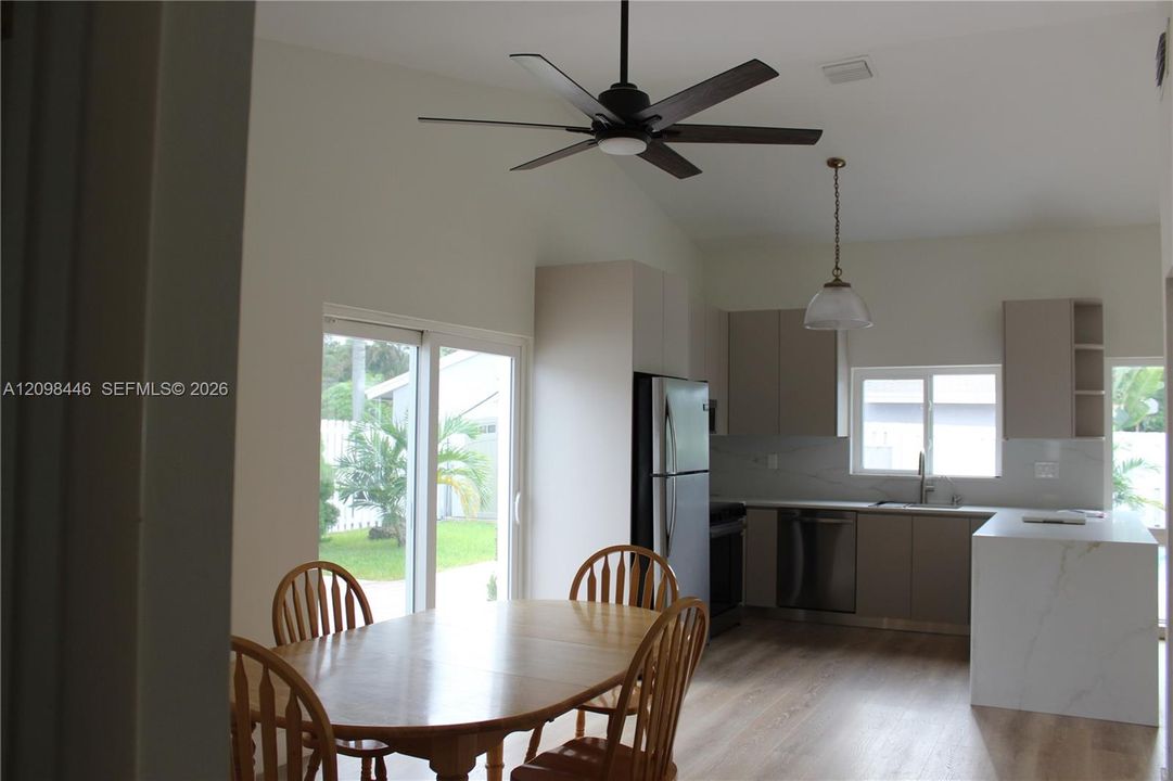 For Rent: $4,200 (3 beds, 2 baths, 1413 Square Feet)