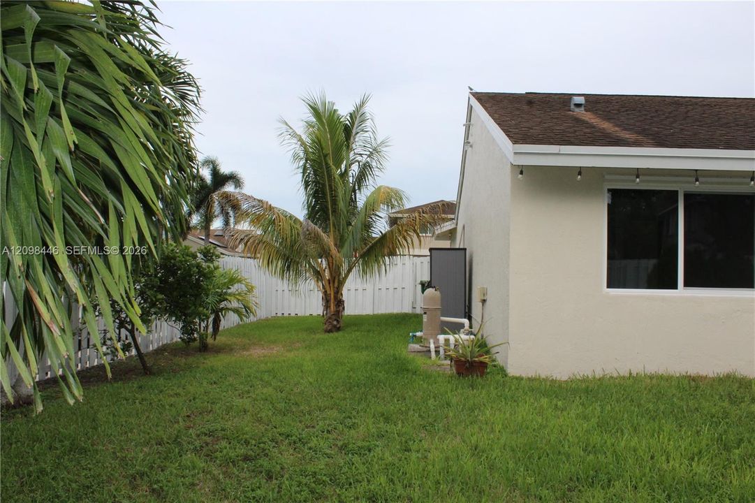 For Rent: $4,200 (3 beds, 2 baths, 1413 Square Feet)