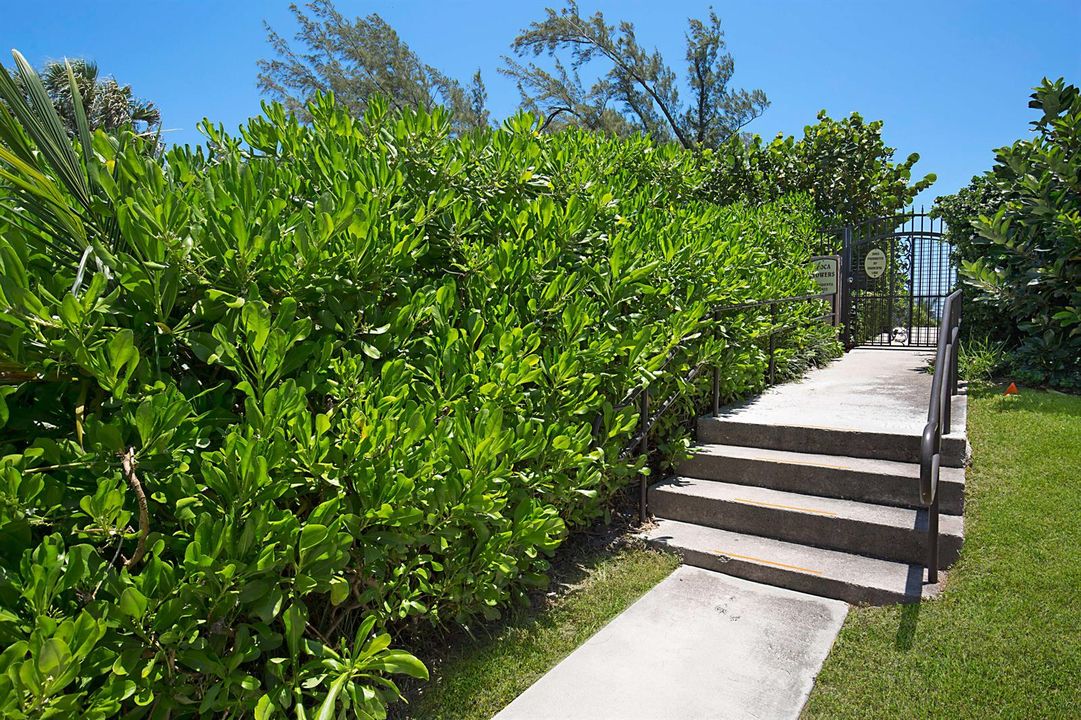 PRIVATE DEEDED BEACH ACCESS