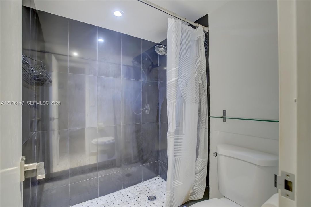 En Renta: $2,250 (1 camas, 1 baños, 913 Pies cuadrados)