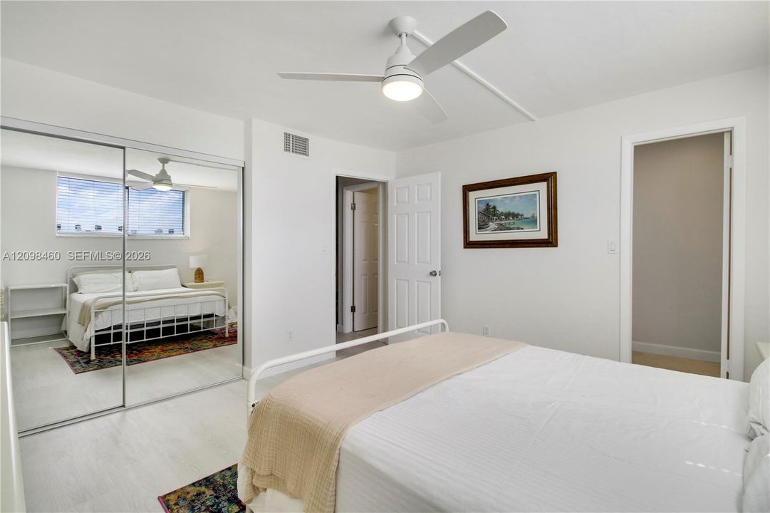 For Sale: $199,900 (1 beds, 1 baths, 855 Square Feet)