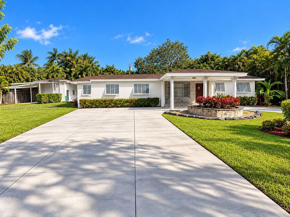 For Sale: $2,000,000 (4 beds, 2 baths, 3504 Square Feet)