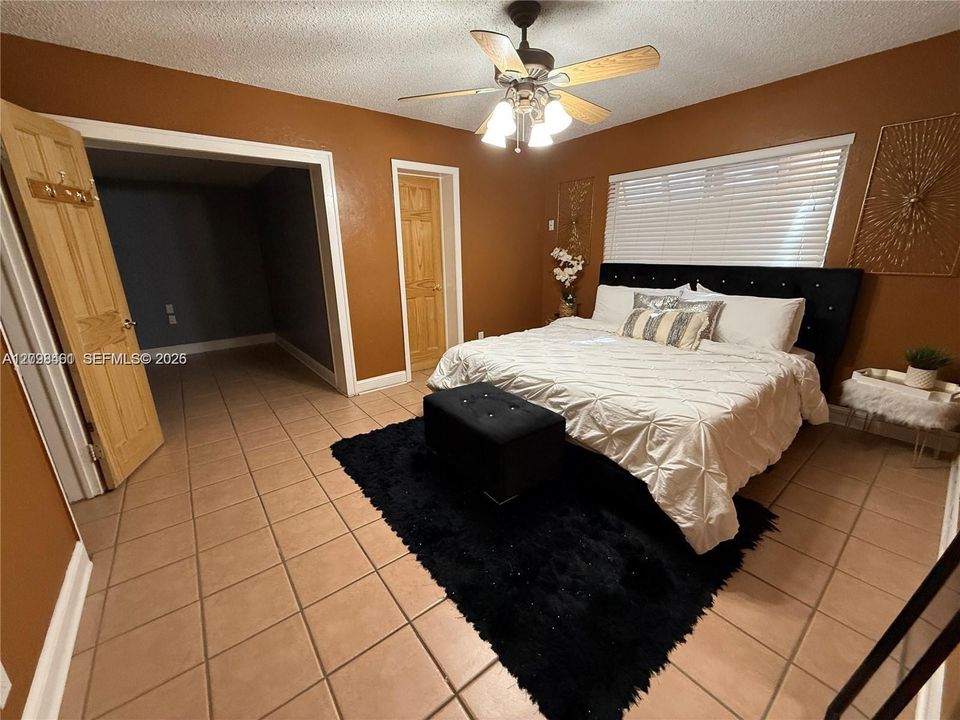 For Sale: $2,000,000 (4 beds, 2 baths, 3504 Square Feet)