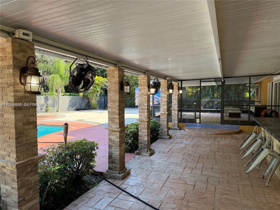 For Sale: $2,000,000 (4 beds, 2 baths, 3504 Square Feet)