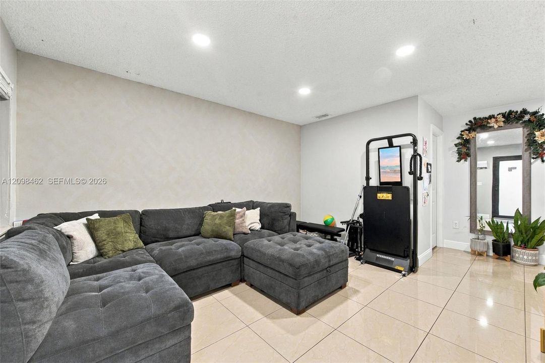 En Venta: $514,999 (3 camas, 2 baños, 1487 Pies cuadrados)