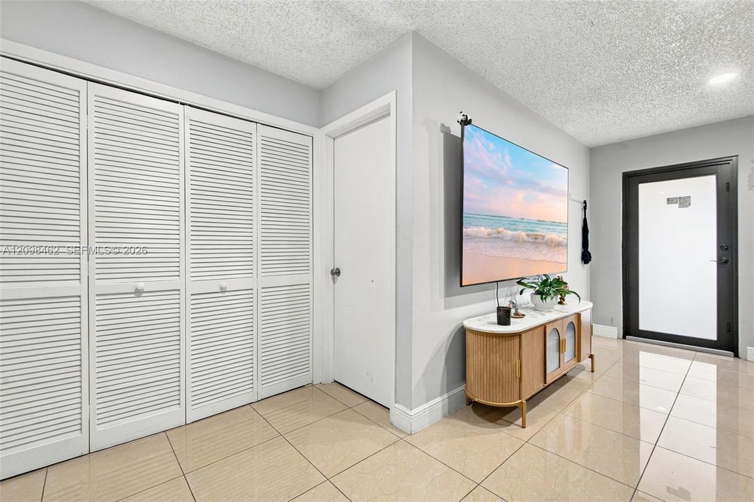 En Venta: $514,999 (3 camas, 2 baños, 1487 Pies cuadrados)