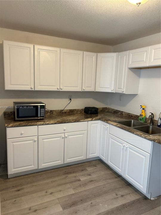 待售: $262,000 (4 贝兹, 2 浴室, 1656 平方英尺)