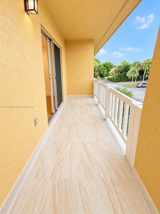 For Sale: $220,000 (2 beds, 2 baths, 1030 Square Feet)