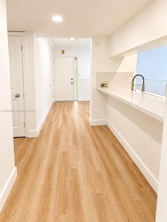 For Sale: $220,000 (2 beds, 2 baths, 1030 Square Feet)