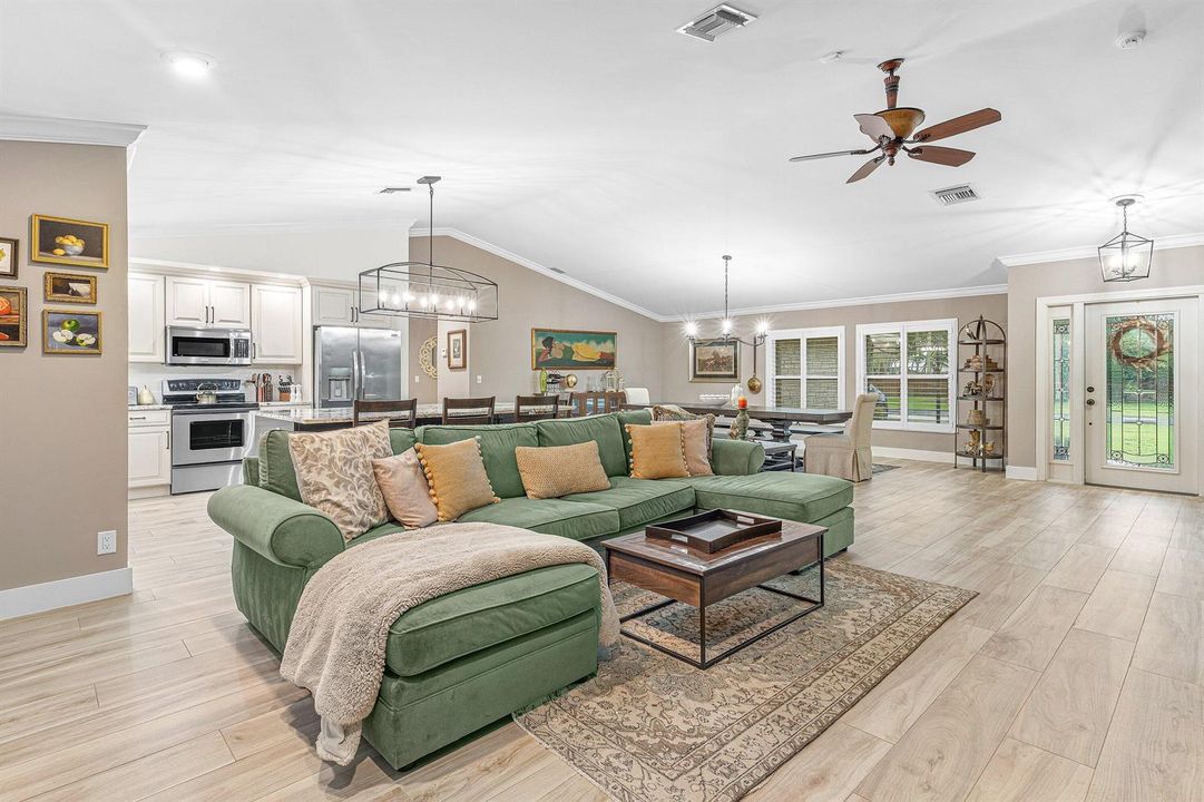 008-9077OldPineRoad-BocaRaton-FL-33428-S