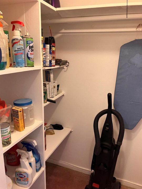 Pantry w/shelves