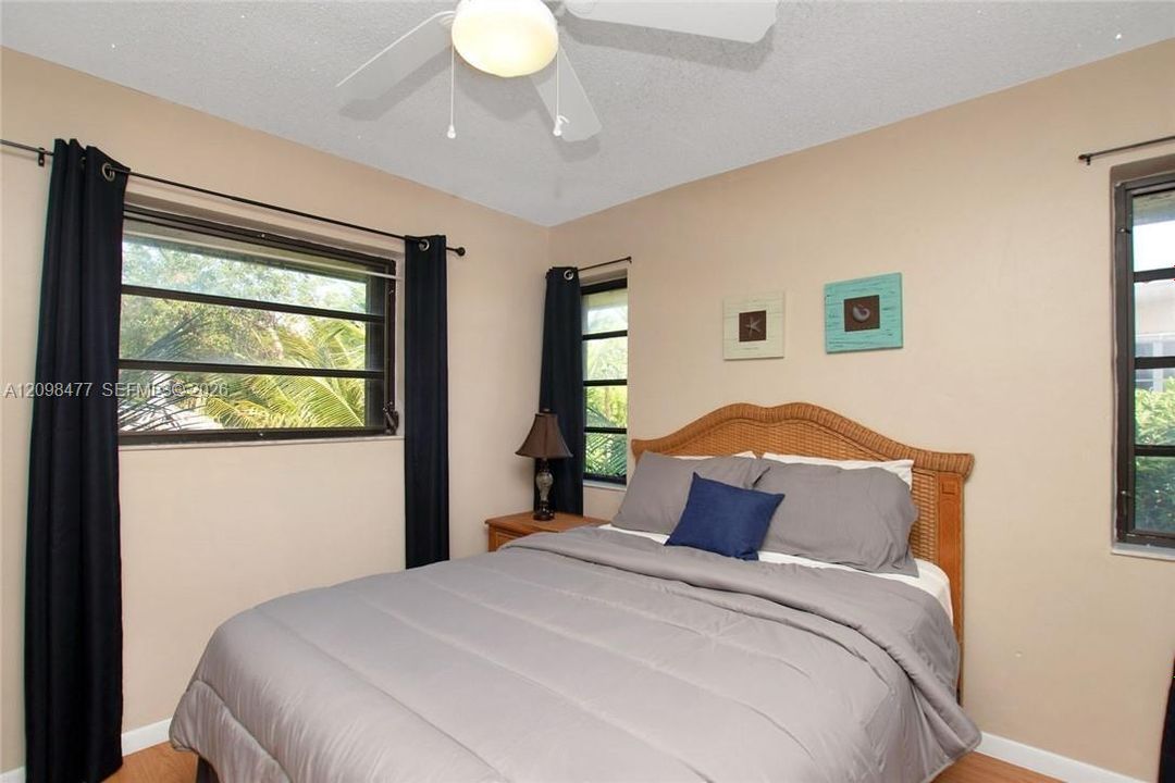 For Sale: $1,750,000 (5 beds, 3 baths, 1716 Square Feet)