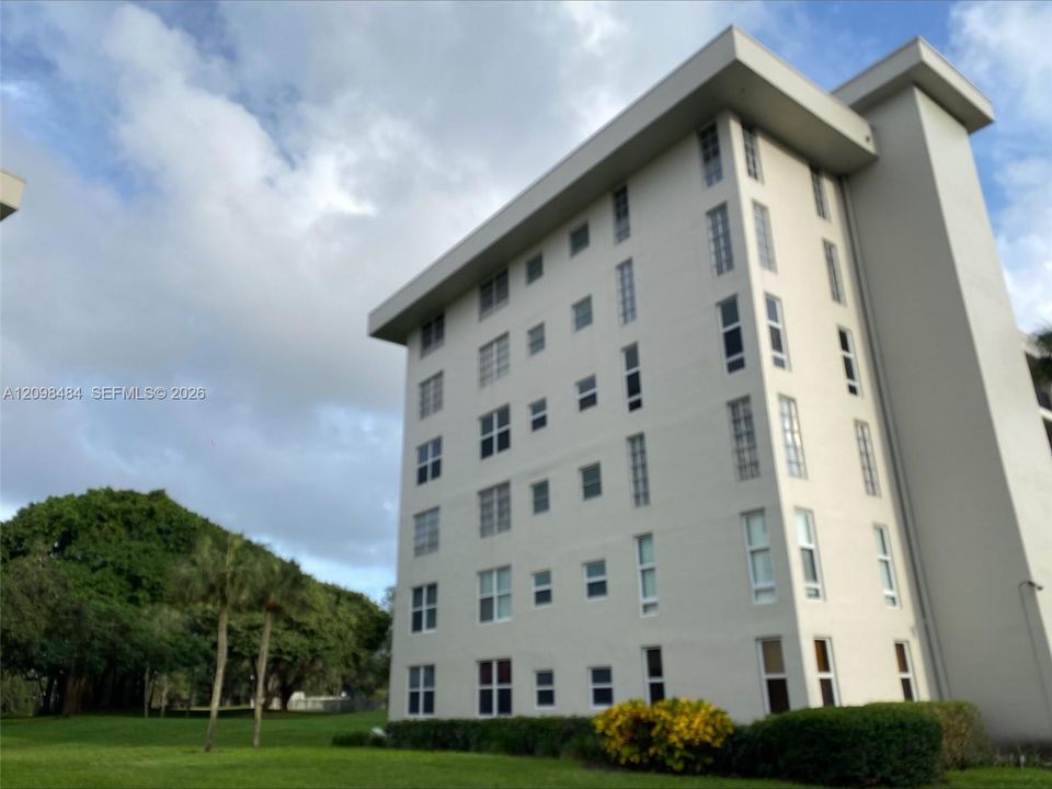 En Venta: $265,900 (3 camas, 2 baños, 1390 Pies cuadrados)