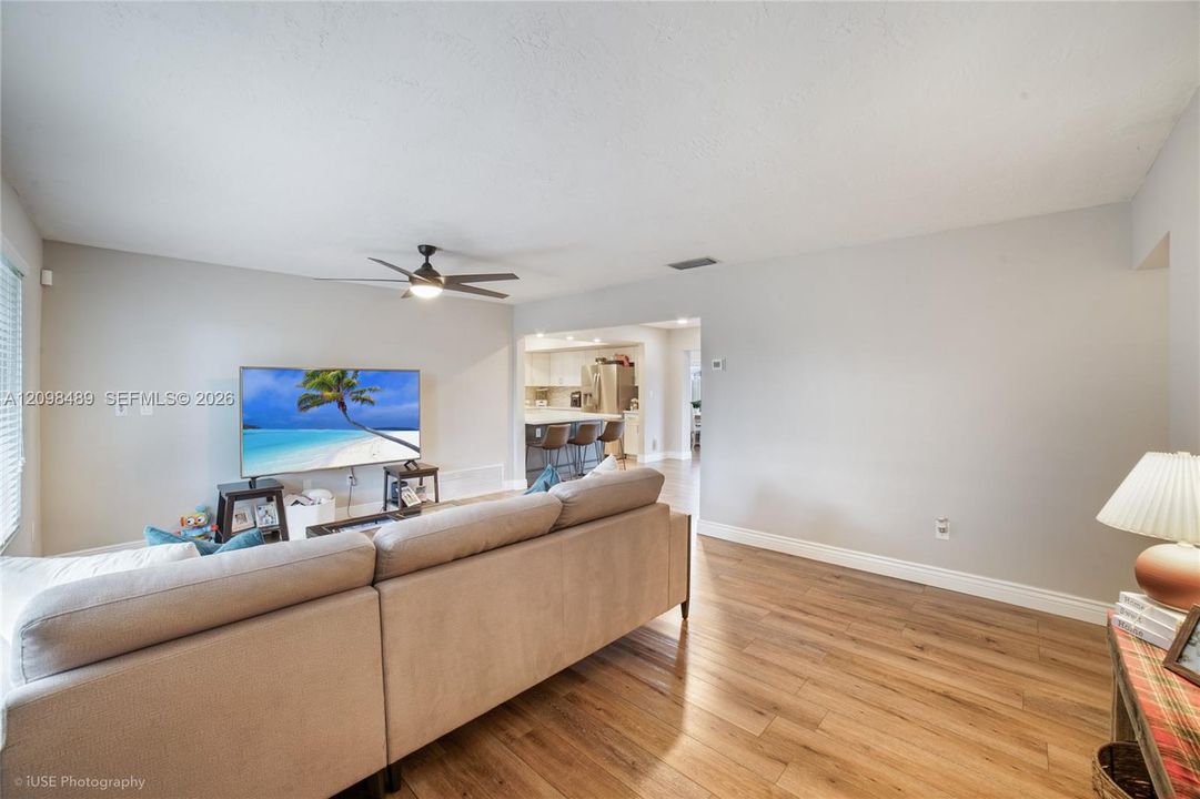 For Sale: $749,100 (3 beds, 2 baths, 1606 Square Feet)