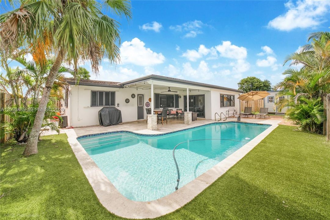 For Sale: $749,100 (3 beds, 2 baths, 1606 Square Feet)