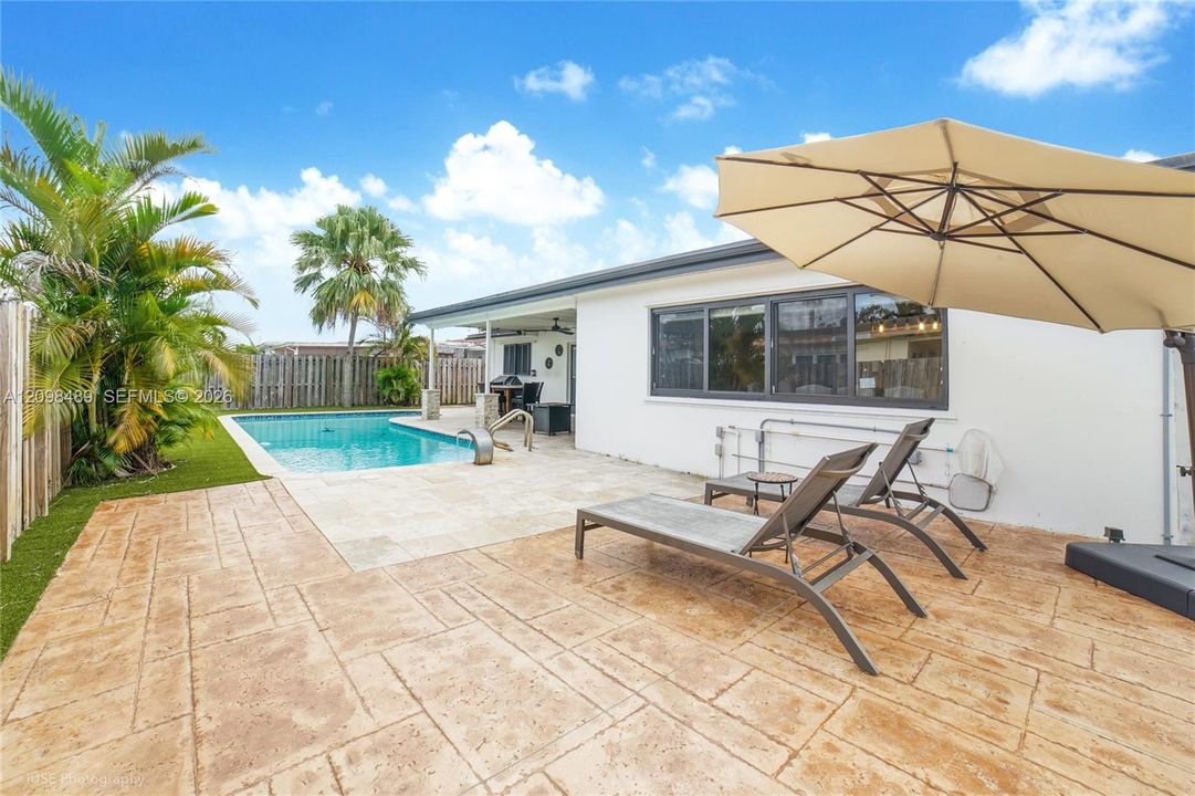 For Sale: $749,100 (3 beds, 2 baths, 1606 Square Feet)