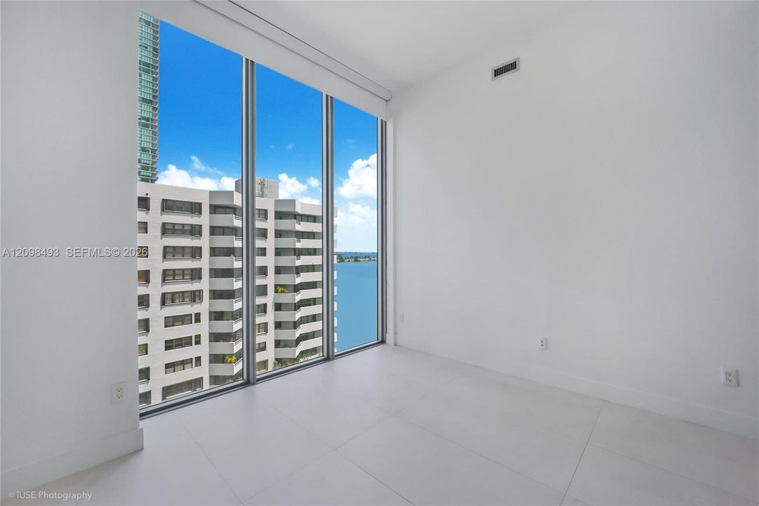 For Sale: $1,795,000 (3 beds, 4 baths, 1671 Square Feet)