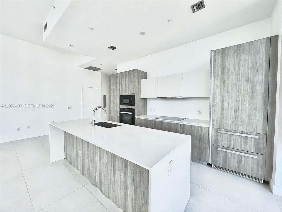 For Sale: $1,795,000 (3 beds, 4 baths, 1671 Square Feet)