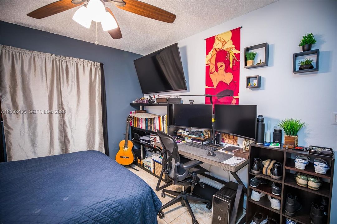 For Sale: $560,000 (3 beds, 2 baths, 1205 Square Feet)