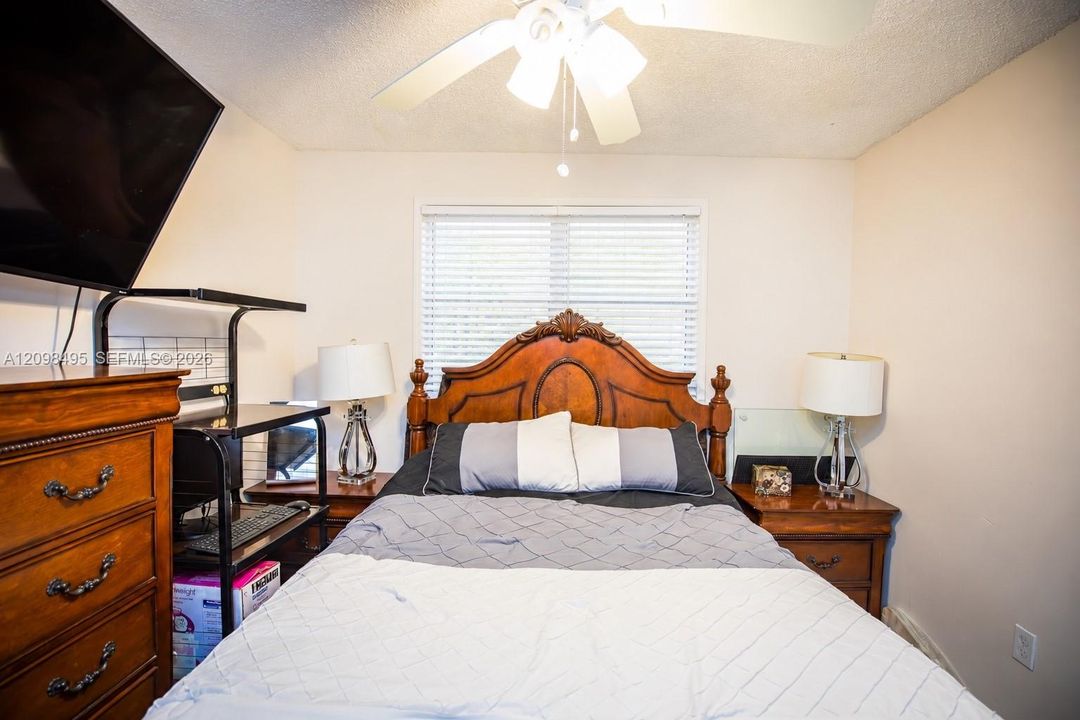 For Sale: $560,000 (3 beds, 2 baths, 1205 Square Feet)